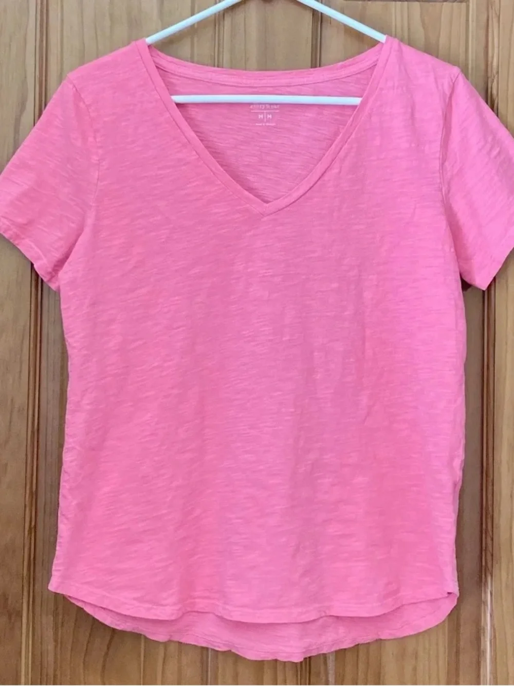 Classic V-Neck Short Sleeve Top in Pink